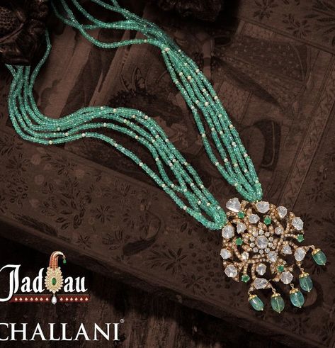 Green Beads Indian Jewellery, Beads Indian Jewellery, Green Jewellery, Antique Necklaces Design, Fancy Jewelry Necklace, Victorian Pendants, Gold Jewelry Simple Necklace, Beautiful Gold Necklaces, Beaded Jewelry Necklaces