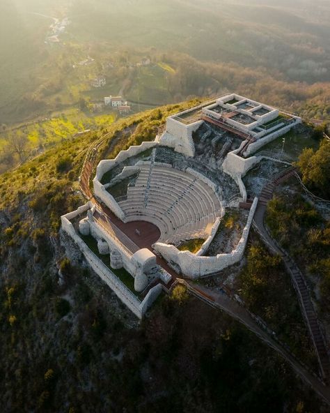 It Is One Of The Most Evocative Archaeological Sites In Italy Architecture Antique, High Ground, San Nicola, San Nicolas, Roman Architecture, 1st Century, Ancient Architecture, Place Of Worship, Archaeological Site