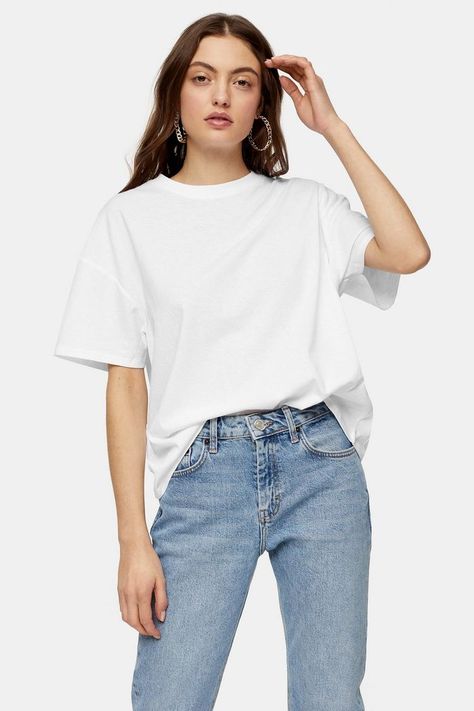 Plain Tshirt Outfit, Oversized Tee Outfit, White Tshirt Outfit, White Tshirt Women, Oversized White T Shirt, T-shirt Photography, Oversize Tshirt Outfits, Plain White T Shirt, Tshirt Outfit