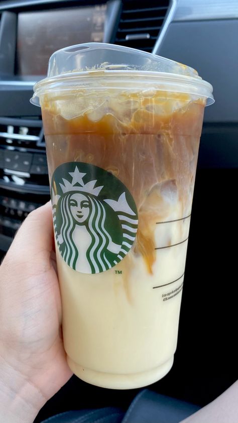 Iced Caramel Macchiato Starbucks, Caramel Macchiato Starbucks, Carmel Macchiato, Caramel Drinks, Iced Caramel Macchiato, Ice Caramel Macchiato, Starbucks Caramel, Starbucks Coffee Drinks, Caramel Crunch