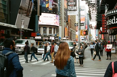 New York City in 35mm – Snipette – Medium New York Disposable Camera, New York Film Photography, New York On Film, People In City, New York Film, Empire State Of Mind, Film Photography 35mm, Film Archive, New York City Travel