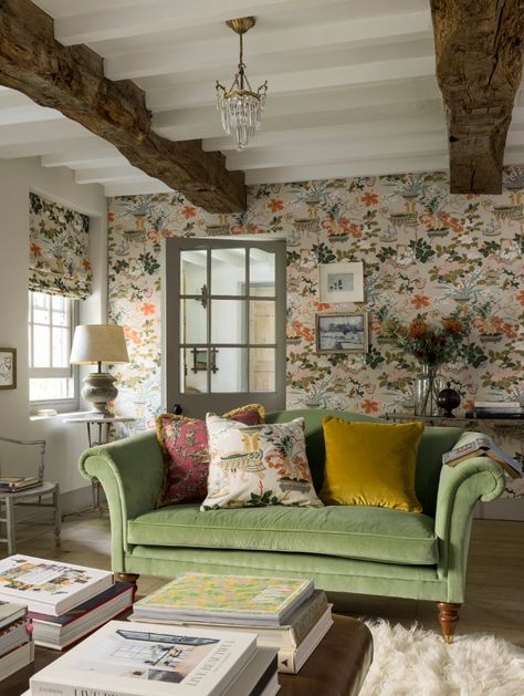 Vintage Maximalist Decor, Decorating With Chinoiserie, Room Wallpaper Designs, Feature Wall Design, Feature Wallpaper, Cottage Living Rooms, Chinoiserie Wallpaper, Maximalist Decor, Contemporary Wallpaper