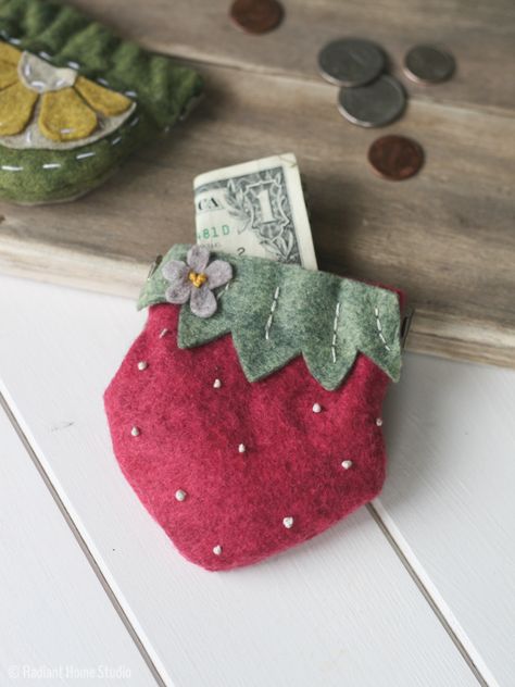 Making Felt, Sewing Club, Cabin Crafts, Coin Purse Pattern, Felt Fruit, Felt Pouch, Purse Pattern, Penny Pincher, Sewing Bags