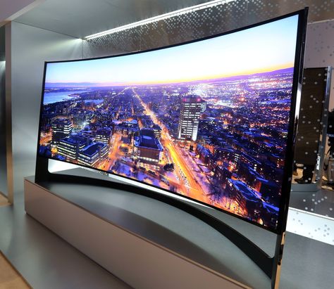 4K Smart TV Tv Set Up, Curved Tvs, Uhd Tv, Tv Screen, نظارات شمسية, 4k Tv, Future Tech, Samsung Tvs, Cool Tech