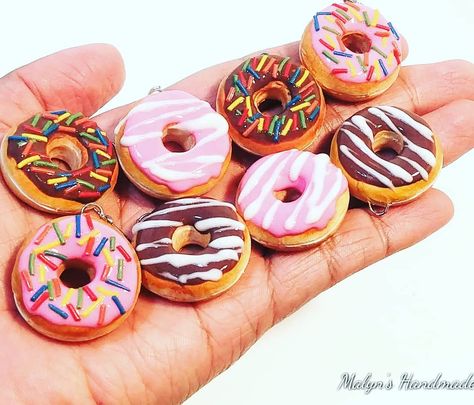 Donut Earrings, Donuts Earrings, Clay Magnets, Cute Donuts, Miniature Food Jewelry, Diy Bags Patterns, Clay Crafts Air Dry, Fake Bake, Cute Polymer Clay