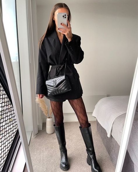 Spiegel Selfie, Mode Inspo, Alternative Outfits, Fashion Mode, Winter Fashion Outfits, Street Style Outfit, Boots Outfit, Black Outfit, Daily Outfits