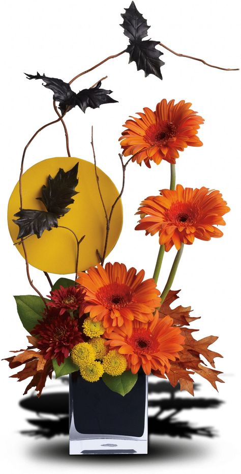 Halloween Flower Arrangements, Halloween Centerpieces, Halloween Floral Arrangements, Arreglos Ikebana, Halloween Floral, Halloween Flowers, Fall Flower Arrangements, Halloween Centerpiece, Deco Floral