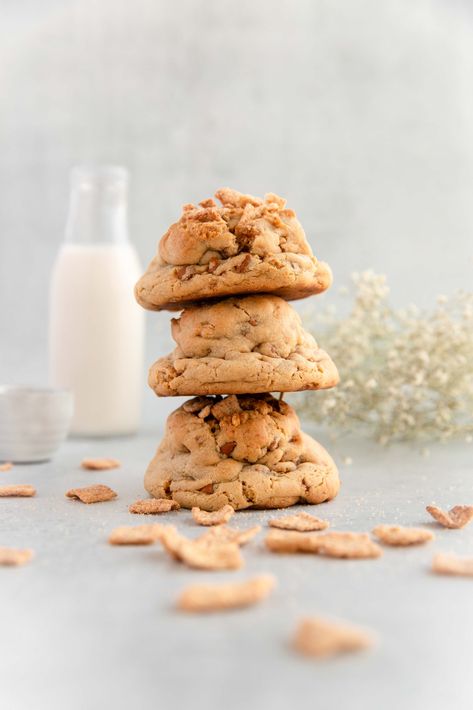 Cinnamon Toast Crunch Cookies, The Palatable Life, Palatable Life, Raspberry White Chocolate Cookies, Cinnamon Toast Crunch Cereal, Levain Cookies, Crunch Cookies, Cereal Cookies, Crunch Cereal