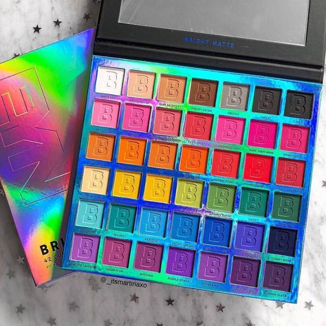 BEAUTY BAY on Instagram: “Have you ever seen somethin' so beaut?! 🤩💞 Our #EYN 42 Bright Matte Palette is BACK 🙌 Keep taggin' us in your looks 👏 Bag it on site rn 🛒…” Eyeshadow Tips, Bright Eyeshadow, Makeup Pallets, Makeup Eyeshadow Palette, Gloss À Lèvres, Makeup Rooms, Eyeshadow Pallets, Beauty Bay, Highlighter Makeup