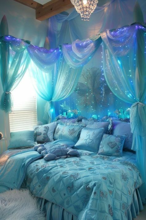 Main Bedroom Ideas, Adult Bedroom Ideas, Ocean Inspired Bedroom, Young Adult Bedroom, Relaxing Bedroom Ideas, Ocean Room Decor, Bedroom Wall Decor Ideas, Lake House Bedroom, Fancy Bedroom