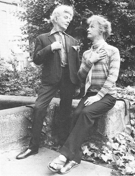 Quentin Crisp, John Hurt, Lgbt History, Actor John, Writers And Poets, Rupaul, Bw Photo, Wonderful Images, Librarian