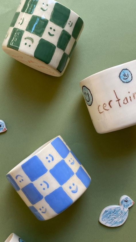 Handmade Ceramic Happy Checkered Mug/ Blue - Etsy Vietnam Checkered Mug, Diy Keramik, Ceramic Cafe, Ceramics Pottery Mugs, Diy Pottery Painting, Pottery Patterns, Box Creative, Paint Your Own Pottery, Pottery Painting Designs