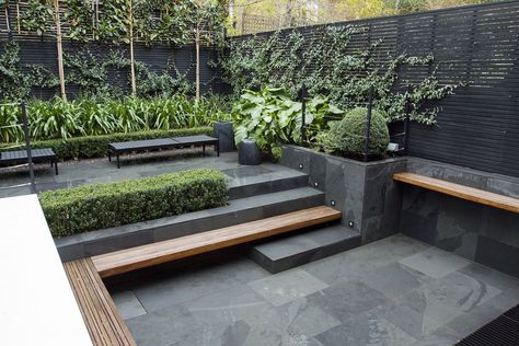 Garden design, darden design photography, luxury design, architecture, interior… Small City Garden, Detail Arsitektur, Contemporary Garden Design, Modern Front Yard, Garden Steps, Modern Garden Design, Kensington London, Small City, Contemporary Garden