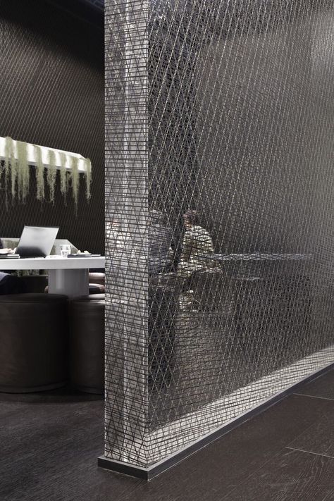 Wire mesh divider wall Room Partition Wall, Divider Design, غرفة ملابس, Divider Wall, Room Partition, Objet Design, Partition Wall, Commercial Interiors, Retail Design