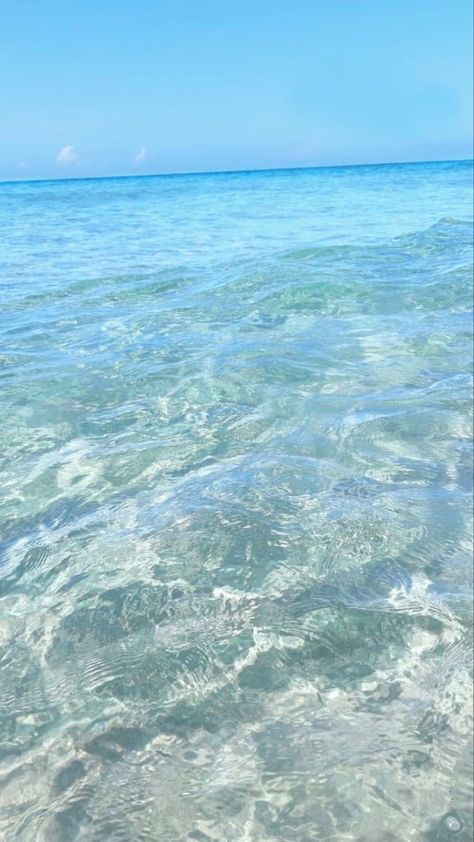 Summer Feeling Aesthetic Wallpaper, Beach Phone Wallpaper, Clear Sea, Water Aesthetic, Ocean Pictures, Wallpaper Tumblr, Summer Backgrounds, Ocean Vibes, Ocean Wallpaper