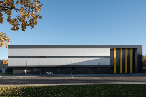 Warehouse architecture and design | ArchDaily Industrial Building Design Exterior, Warehouse Architecture Design, Warehouse Design Exterior Facades, Warehouse Design Architecture, Modern Factory Design, Industrial Architecture Facade, Industrial Facade Design, Modern Factory Architecture, Factory Design Exterior