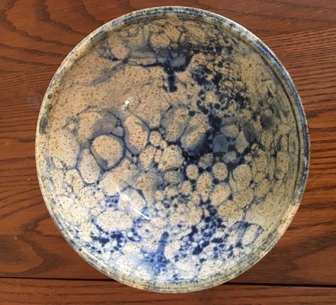 Ceramic bowl, bubble glaze Mabel's Mugs Pottery Bubble Underglaze, Bowl Glaze Ideas, Bubble Glaze Pottery, Ceramics Bowls Designs, Mugs Pottery, Clay Bowls, Clock Ideas, Glaze Ideas, Glazed Bowl