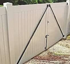 Diy Vinyl Fence, Vinyl Fence Gate, Pvc Gate, Building A Gate, Diy Gate, Vinyl Gates, White Vinyl Fence, Vinyl Fence Panels, Metal Fence Panels