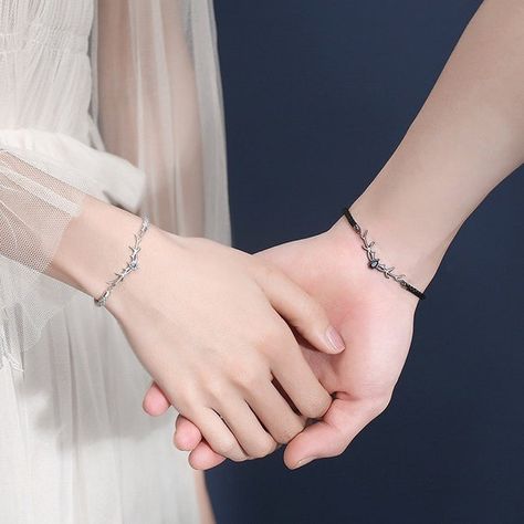 Mori Style, Matching Couple Bracelets, Mori Fashion, Bracelet Couple, Couples Bracelet, Friend Bracelets, Tourmaline Bracelet, Silver Chain Style, Couple Bracelets