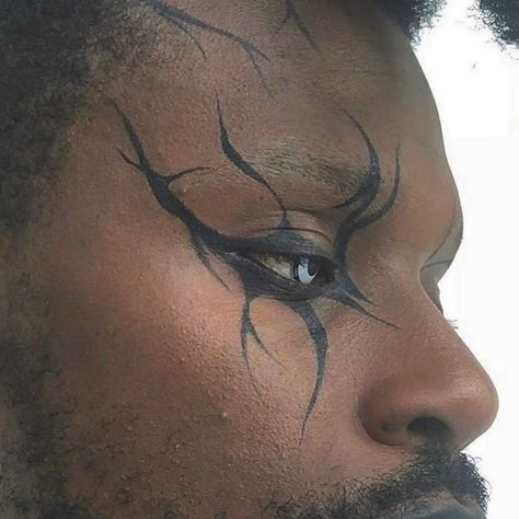 Maquillage Goth, Normal Makeup, Corpse Paint, Eyeliner Designs, Halloween 23, Vampire Makeup, Punk Makeup, Graphic Makeup, Graphic Eyeliner