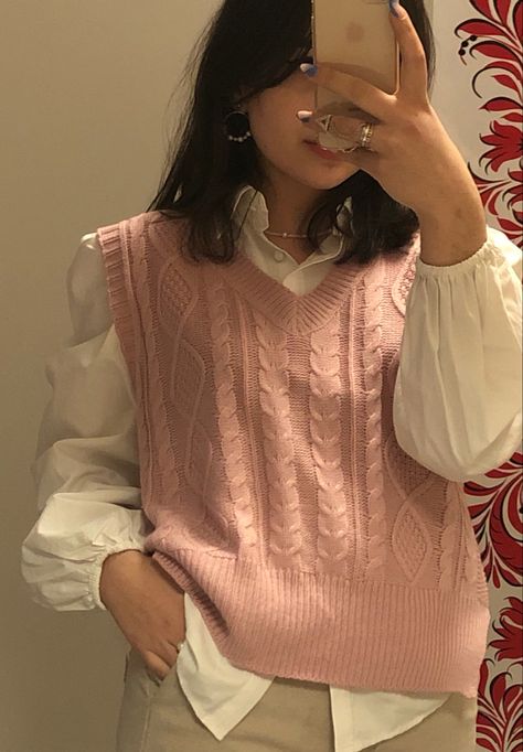 idk how does this media work but i really love my fit Pink Sweater Vest Outfit, Delhi Aesthetics, Pink Vest Outfit, Pink Sweater Vest, Vest Outfits For Women, Sweater Vest Outfit, Simple Casual Outfits, Light Pink Sweaters, Vest Outfit