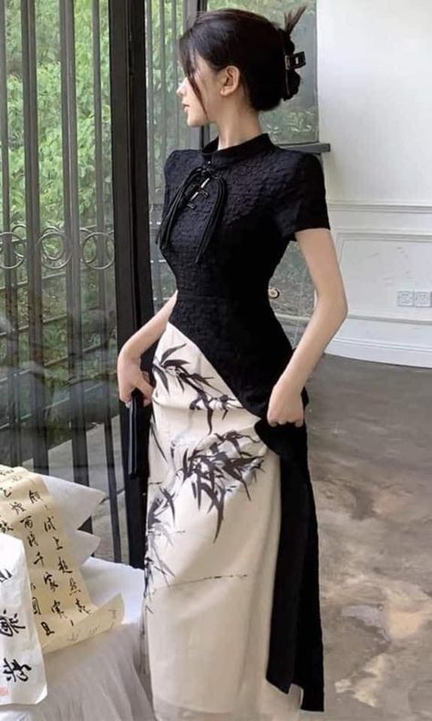 Formal Japanese Dress, Japanese Dress Outfit, Japanese Dress Traditional, Batik Muslim, Asian Dresses, Batik Kombinasi, Batik Modern, Modern Qipao, Model Gamis