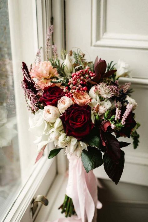 Autumn Wedding Ceremony, November Wedding Flowers, Bridal Bouquet Burgundy, September Wedding Flowers, October Wedding Flowers, Bouquet Burgundy, Red Wedding Flowers, Bridal Bouquet Fall, Winter Wedding Flowers