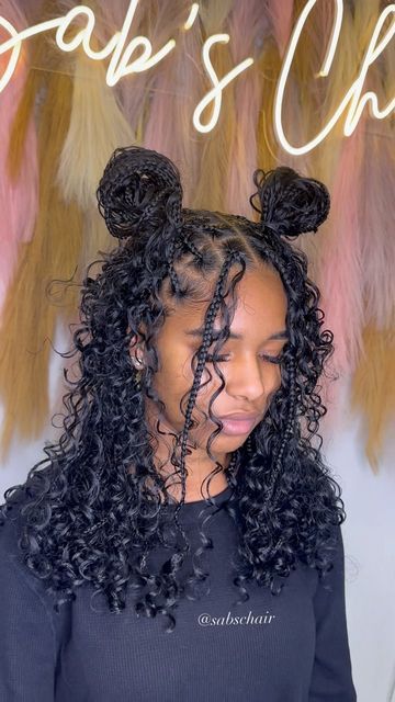 You Sit I Slay 👸🏽 on Instagram: "long bob + synthetic curls 😍😍😍 #trendingstyles #bobbraids #shortbraids #longislandbraider" Boho Knotless Bob Styles, Bob Length Boho Braids, Hairstyle For Short Braids, Long Bob Braids Hairstyles, Long Boho Bob, Bob Bohemian Braids, Bohemian Bob Knotless Braids, Curly Braided Bob, Bob Knotless Box Braids With Curls