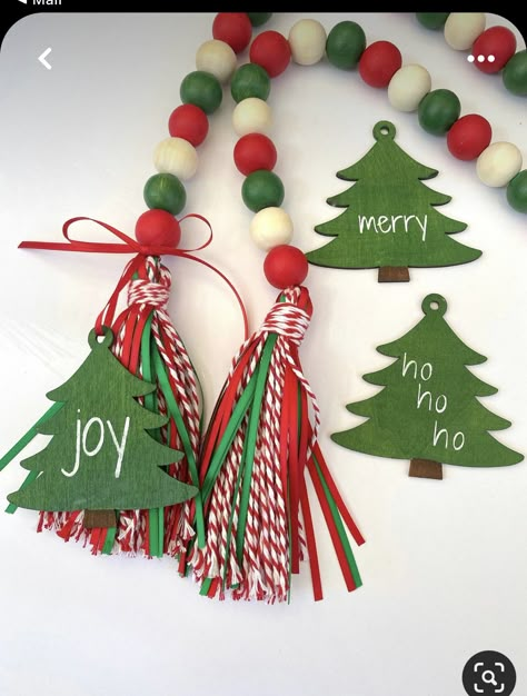 Christmas Tassels, Christmas Wood Bead Garland, Diy Tassels, Christmas Bead Garland, Beads Tassels, Wood Beads Diy, Farmhouse Beads, Painted Beads, Wooden Bead Garland