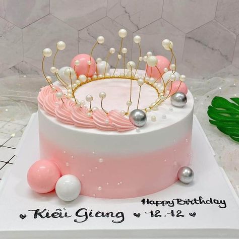 Photo Cake Topper, Cupcake Birthday Party, Eggless Cake Recipe, Pastel Birthday, Korean Cake, Crown Cake, Elegant Birthday Cakes, Simple Cake Designs, Birthday Cake Topper Printable