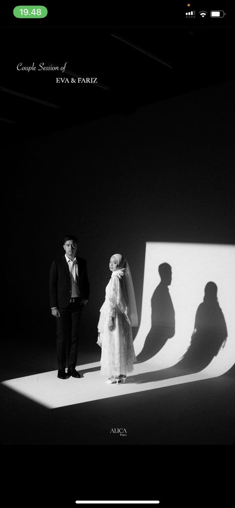 Black And White Pre Wedding Shoot, Projector Prewedding, Prewed Studio Casual, Konsep Prewedding Indoor, Prewedding Ideas Indoor, Prewed Simple, Prewedding Bromo, Aesthetic Prewedding, Prewed Indoor