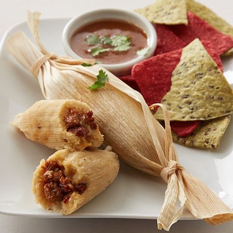 Chorizo Tamales, Tamale Making Party, Red Salsa Recipe, How To Make Tamales, Beef Tamales, Red Salsa, Festive Appetizers, Tamale Recipe, Salsa Recipe