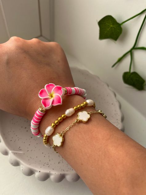 REMINDER! The first bracelet is the one that is being sold only! Preppy pink hibiscus flower bracelet! Fits 6 inch wrist (message me for custom sizing free of charge) Perfect for any occasion Super cute and trendy! Hibiscus Flower Bracelet, Hibiscus Bracelet, Pink Hibiscus Flower, Heishi Bracelet, Bracelet Inspo, Preppy Pink, Pink Hibiscus, Bead Ideas, Clay Bead