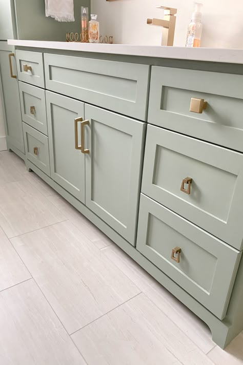 Mint Cabinets Bathroom, Bathroom With Light Green Vanity, Cabinet Pulls For Sage Green Cabinets, Mint Green Bathroom Cabinets, Cabinet Colors For Bathroom, Shaker Style Bathroom Ideas, Mint Bathroom Vanity, Light Green Cabinets Bathroom, Light Green Bathroom Cabinets