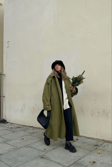 black leather handbag, spring and fall outfit, white button-up shirt, trench coat wool Loafers Winter Outfit, Fall Essentials Wardrobe, Olive Green Winter Coat, Loafers Winter, Chloe Hayward, Dark Green Coat, Olive Coat, Green Winter Coat, Relaxed Fashion