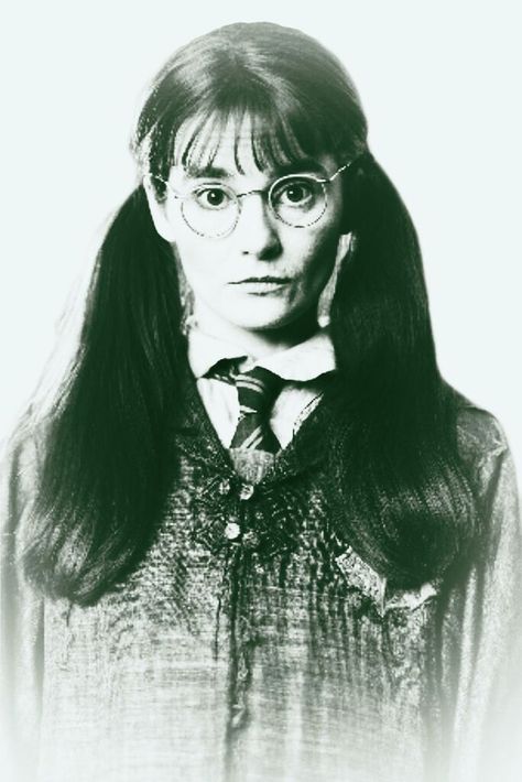 Pin The Nose On Voldemort, Harry Potter Moaning Myrtle, Hogwarts Birthday, Porta Halloween, Harry Potter Birthday Party Ideas, Moaning Myrtle, Hogwarts Party, Harry Potter Theme Birthday, Harry Potter Halloween Party