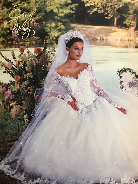 Ann Albrizio's 1980's Bridal 1980s Wedding Photos, 1990s Wedding, 90s Wedding Dress, 90s Wedding, 1980s Wedding, 80s Wedding, Cross Dresser, Timeless Wedding Dress, Vintage Brides