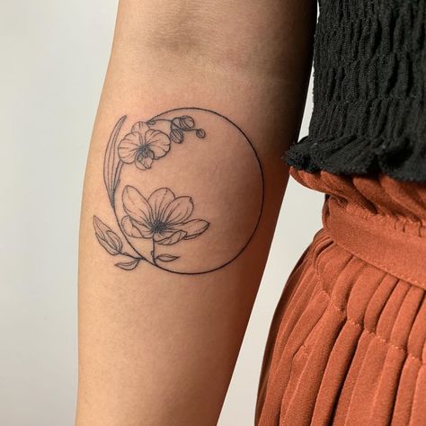 Half Flower Tattoo, Simple Sun Tattoo, Orchid Tattoos, Rad Tattoos, Unique Half Sleeve Tattoos, Half Flower, Half Sun, Tatoo Inspiration, Orchid Tattoo