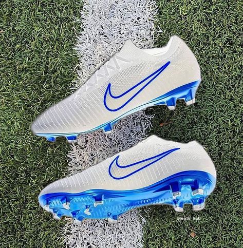 Womens Soccer Cleats, Cool Football Boots, Best Soccer Cleats, Soccer Essentials, Girls Soccer Cleats, Best Soccer Shoes, Rugby Boots, Nike Football Boots, Soccer Gifs