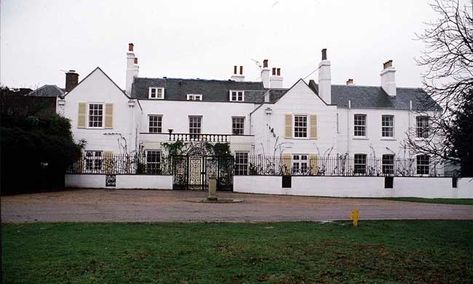 Frogmore House, Royal Love, Crown Estate, Royal Lodge, Thatched House, The British Royal Family, Secret House, British Family, Richmond Park