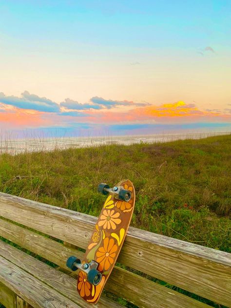 Hippy Beach Aesthetic, Hippie Beach Aesthetic, Working Girl Aesthetic, Florida Girl Aesthetic, Happy Summer Vibes, Longboard Aesthetic, Hippy Aesthetic, Travel Girl Aesthetic, Pretty Skys