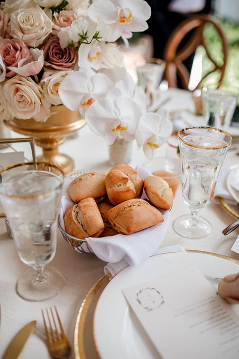 Wedding Bread Basket, Bread Station Wedding, Bread Basket Ideas For Table Wedding, Bread Centerpiece Wedding, Plated Dinner Wedding, Bread Basket Display, Wedding Bread, Neutral Tablescape, Plated Dinner