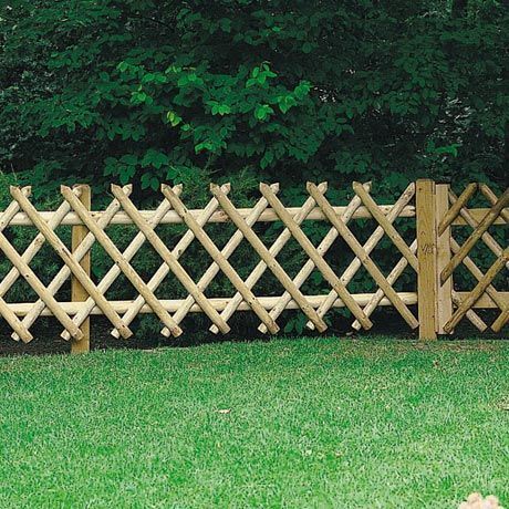 Bamboo Fence Ideas, Backyard Wood Fence, Wooden Fence Design, Wood Fence Ideas, Bamboo Garden Fences, Minwax Stain Colors, Diy Garden Fence, Farmhouse Tile, Minwax Stain