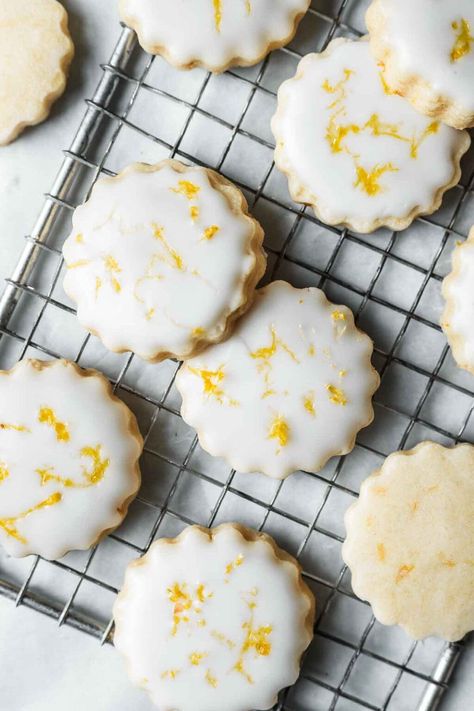 Cookies With Lemon, Shortbread Cookies Recipe, Lemon Shortbread, Lemon Shortbread Cookies, Lemon Cookies Recipes, Bite Size Cookies, Shortbread Recipe, Shortbread Cookie Recipe, Shortbread Recipes