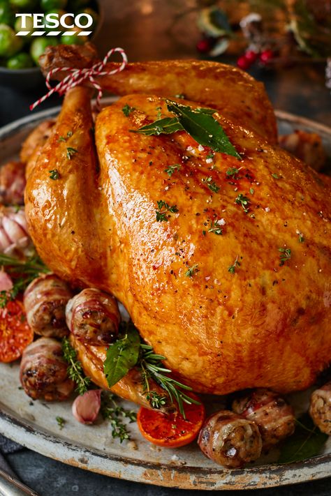 Christmas Stuffing Recipes, Xmas Turkey, Christmas Turkey Dinner, Tesco Christmas, Christmas Turkey Recipes, Turkey Christmas, Christmas Centrepiece, Easy Turkey Recipes, Christmas Roast