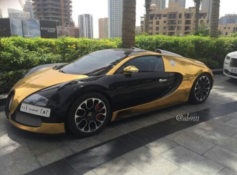 Black and gold bugatti a million dollars never looks so good! Gold Bugatti, Black Cars, A Million Dollars, Million Dollars, Pretty Cars, Black Car, Vroom Vroom, Gold Accent, Bugatti