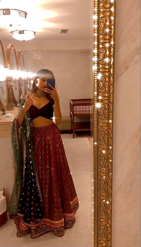 Half Saree Dupatta Draping Style, Diy Saree Dress Ideas, Aesthetic Lehenga Simple, Lehenga Selfie, Lehenga From Scratch Ideas, Casual Lengha, Garba Dress Ideas, Lehenga Mirror Selfie, Navratri Aesthetic