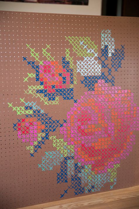 Painted Pegboard, Pegboard Craft Room, Broderie Bargello, Diy Cross, Pola Kristik, Stitch Crochet, Diy Cross Stitch, Cross Paintings, Stitching Art