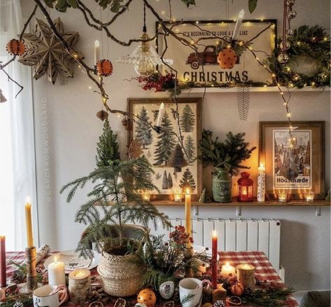 Elf Inspired Christmas Decor, Hanging With The Hughes, Space Saving Christmas Decor, Old Home Christmas Decor, Cozy Christmas Apartment Decor, Christmas Hygge Decorating Ideas, Cottagecore Holiday Decor, Cozy Christmas Table Decor, Christmas Decor Vintage Ideas