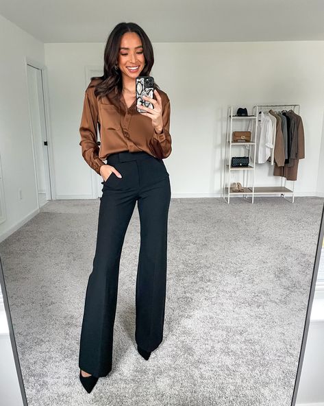 Business Casual Outfits Flare Pants, Fall Outfit Black Dress Pants, Office Black Pants Outfit, Black Trousers Outfit Dressy, Flared Work Pants, Flare Office Pants, Flare Slacks Outfit Business Casual, Black Trouser Formal Outfit, Black Trousers Business Casual